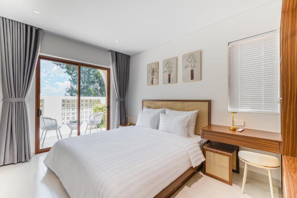 La Perla Phú Quốc exterior and stay setting